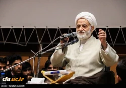 حجت الاسلام قرائتی در جمع دانشجومعلمان دانشگاه فرهنگیان کرمان: 
دانشجو معلمان خود را برای نجات نسل گرفتار شده در زیر رگبار شبهات آماده کنند 2