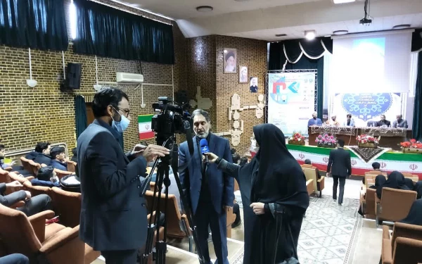 دکتر توان درمراسم گرامیداشت هفته پژوهش دردانشگاه فرهنگیان کرمان :
پویایی جامعه درتوجه و اهمیت دادن به امر پژوهش وتحقیقات دارد 2