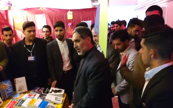 دکتر توان درمراسم گرامیداشت هفته پژوهش دردانشگاه فرهنگیان کرمان :
پویایی جامعه درتوجه و اهمیت دادن به امر پژوهش وتحقیقات دارد 2