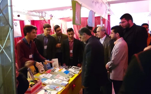 دکتر توان درمراسم گرامیداشت هفته پژوهش دردانشگاه فرهنگیان کرمان :
پویایی جامعه درتوجه و اهمیت دادن به امر پژوهش وتحقیقات دارد 2