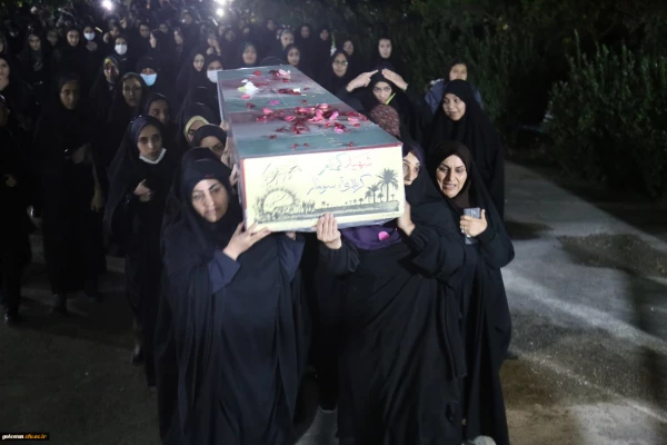 استقبال پرشور دانشجو معلمان پردیس امام خمینی (ره) گرگان از پیکر پاک ۲ شهید گمنام 2