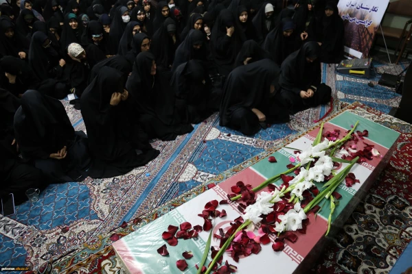 استقبال پرشور دانشجو معلمان پردیس امام خمینی (ره) گرگان از پیکر پاک ۲ شهید گمنام 11