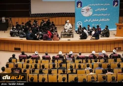 حجت الاسلام قرائتی در جمع دانشجومعلمان دانشگاه فرهنگیان کرمان:
معلم انسان ساز است چنانچه کار خوب یاد دانش آموز دهد در کار خیر آن شریک است واگر کاربدی اموزش دهددر گناه آن شریک است 2