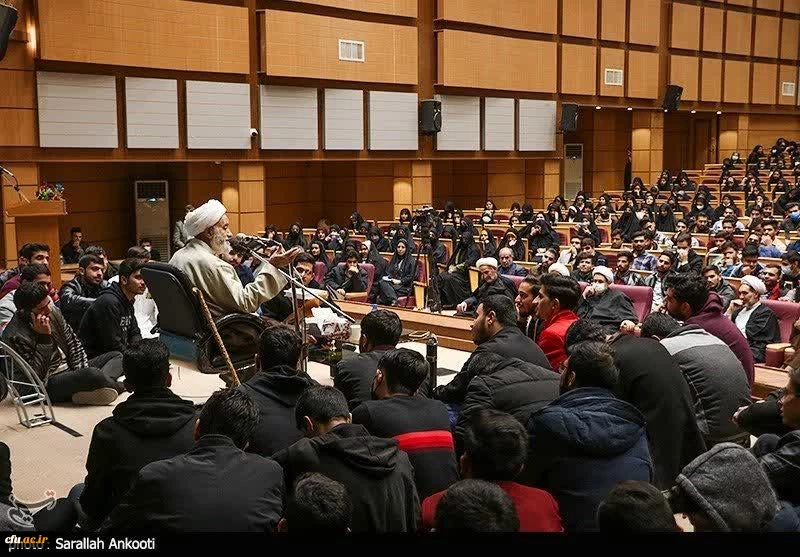 حجت الاسلام قرائتی در جمع دانشجومعلمان دانشگاه فرهنگیان کرمان:
معلم انسان ساز است چنانچه کار خوب یاد دانش آموز دهد در کار خیر آن شریک است واگر کاربدی اموزش دهددر گناه آن شریک است 2