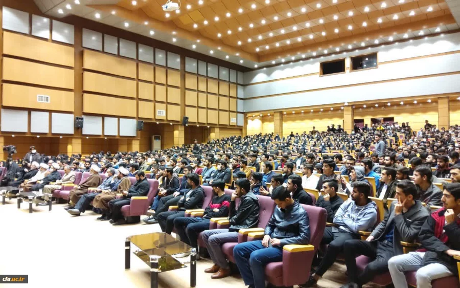 حجت الاسلام قرائتی در جمع دانشجومعلمان دانشگاه فرهنگیان کرمان:
معلم انسان ساز است چنانچه کار خوب یاد دانش آموز دهد در کار خیر آن شریک است واگر کاربدی اموزش دهددر گناه آن شریک است 2