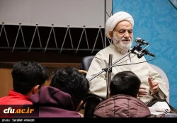 حجت الاسلام قرائتی در جمع دانشجومعلمان دانشگاه فرهنگیان کرمان:
معلم انسان ساز است چنانچه کار خوب یاد دانش آموز دهد در کار خیر آن شریک است واگر کاربدی اموزش دهددر گناه آن شریک است 2