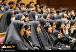 حجت الاسلام قرائتی در جمع دانشجومعلمان دانشگاه فرهنگیان کرمان:
معلم انسان ساز است چنانچه کار خوب یاد دانش آموز دهد در کار خیر آن شریک است واگر کاربدی اموزش دهددر گناه آن شریک است 2