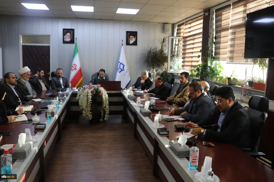 نشست صمیمانه رئیس دانشگاه با همکاران معاونت فرهنگی  2