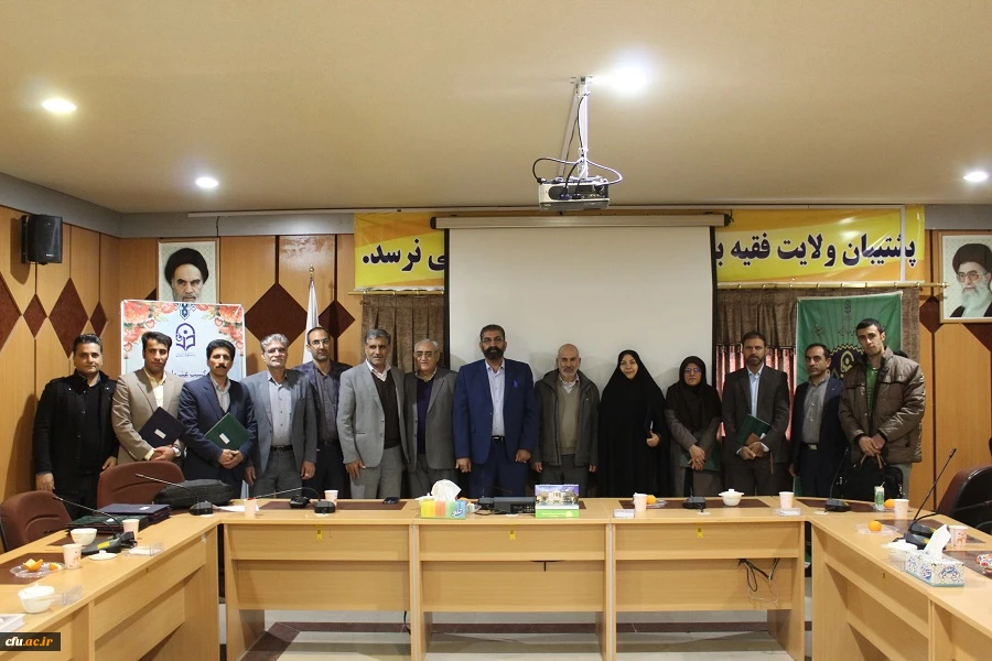 مراسم تجلیل از برگزیدگان و فعالان حوزه های مختلف پژوهش و فناوری در دانشگاه فرهنگیان لرستان  6