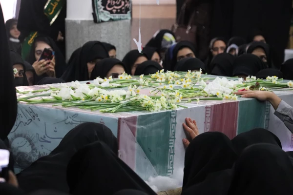 تشییع ۳ شهید گمنام در پردیس های دانشگاه فرهنگیان یزد
 2