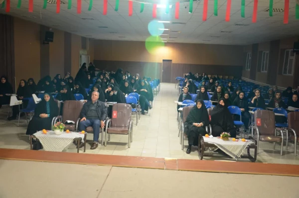 یادواره شهدا همراه با اجتماع دانشجو معلمان زینبی
 2