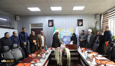 رئیس دانشگاه فرهنگیان در  اولین نشست ستاد عالی سی و هفتمین جشنواره ملی قرآن و عترت دانشگاه های کشور، مطرح کرد:

جشنواره قرآن و عترت، بستری ثمربخش در کسب صلاحیت های معلمی