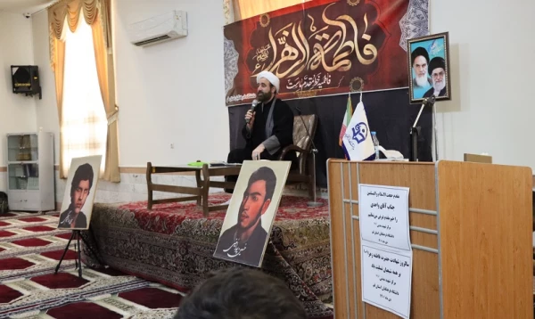 مراسم وداع با شهید گمنام در مرکز مدنی(ره) قم
 4