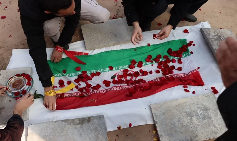 تشییع و تدفین شهید گمنام هشت سال دفاع مقدس در پردیس آیت الله طالقانی(ره)
 6