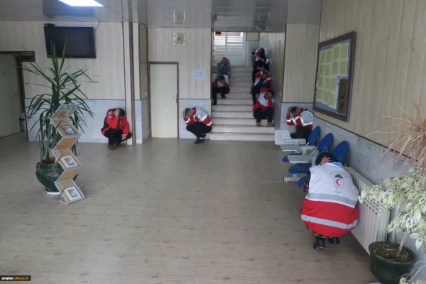 مانور ایمنی در برابر زلزله در دانشگاه فرهنگیان پردیس شهید بهشتی زنجان برگزار شد 5