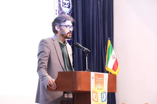 کسب رتبه اول تیم مناظره دانشجویی پردیس زینب کبری(س) استان مرکزی
 5