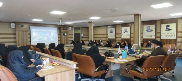 نشست تخصصی جایگاه زن از دیدگاه حاج قاسم سلیمانی و نقش ان در تحولات جهانی در پردیس بنت الهدی صدر اردبیل 