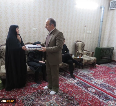 توسط مدیریت امورپردیس های استان مرکزی صورت گرفت:

تکریم همسر شهید ویسمه ای در سالروز وفات حضرت ام البنین(س)
