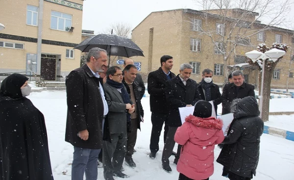 نخبگان در دانشگاه فرهنگیان گردهم بیایند تا دستیابی به افق ترسیم شده برای این دانشگاه محقق شود
 3