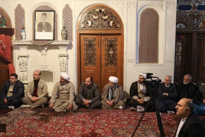 نماینده ولی فقیه در استان قزوین در جمع شرکت کنندگان دوره تربیت مربی آموزش قرآن تاکید کرد:

تربیت انسان ها و احیای استعدادهای جوانان اصلی ترین رسالت دانشگاه فرهنگیان است