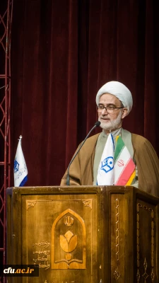 سرپرست معاونت فرهنگی و اجتماعی دانشگاه فرهنگیان در  دوره جامع شبکه سازی معلمان عنوان کرد:

معلمان یاری گر شکوفایی ظرفیت و استعداد دانش آموزان