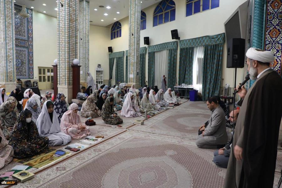 حضور رییس دانشگاه فرهنگیان در مراسم اعتکاف مسجد جامع خرمشهر باغ موزه انقلاب اسلامی و دفاع مقدس 8