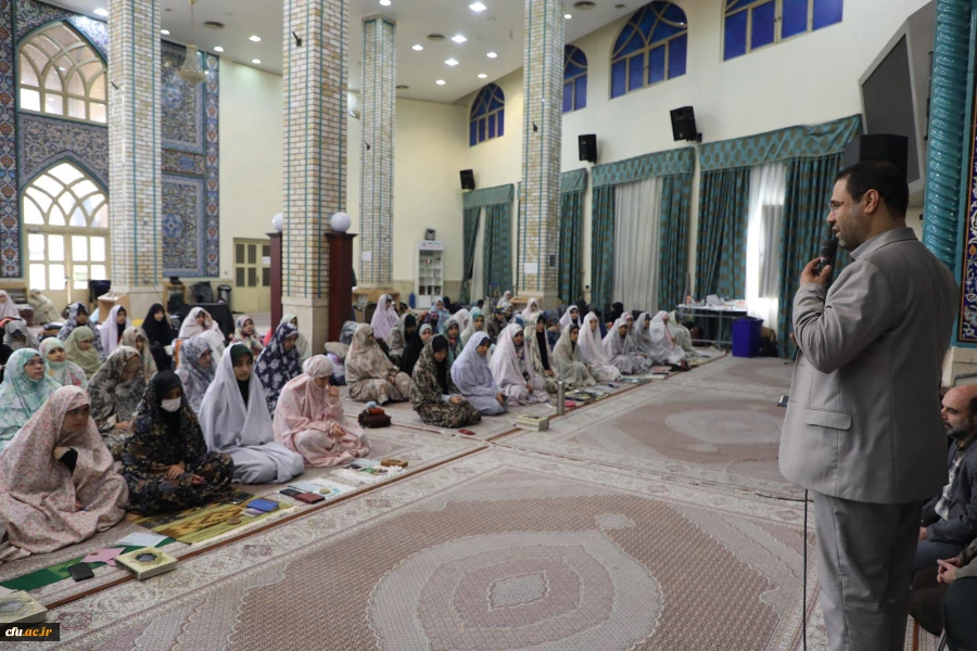 حضور رییس دانشگاه فرهنگیان در مراسم اعتکاف مسجد جامع خرمشهر باغ موزه انقلاب اسلامی و دفاع مقدس 12