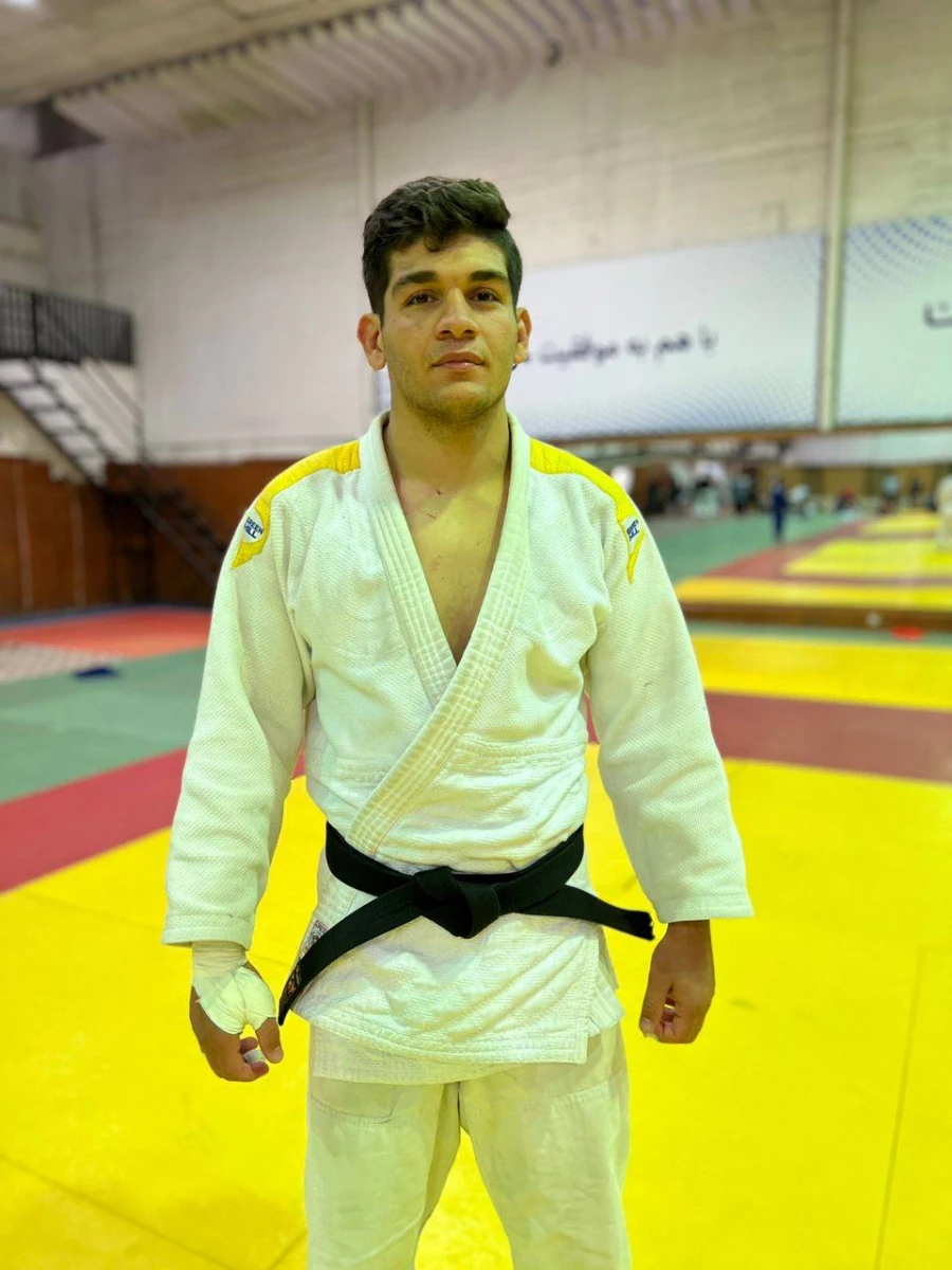 رئیس دانشگاه فرهنگیان استان بوشهر گفت: دانشجومعلم بوشهری توانست در مسابقات قهرمانی جودو دانشجویان کشور مدال نقره  کسب کند. 3