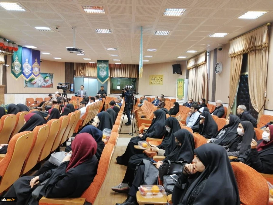 تجلیل از دانشجو معلمان برگزیده سی و پنجمبن دوره مسابقات سراسری حقظ و قرائت قرآن کریم سازمان اوقاف 2