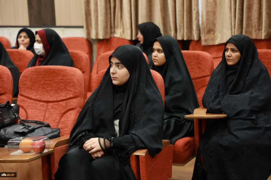 تجلیل از دانشجو معلمان برگزیده سی و پنجمبن دوره مسابقات سراسری حقظ و قرائت قرآن کریم سازمان اوقاف 2