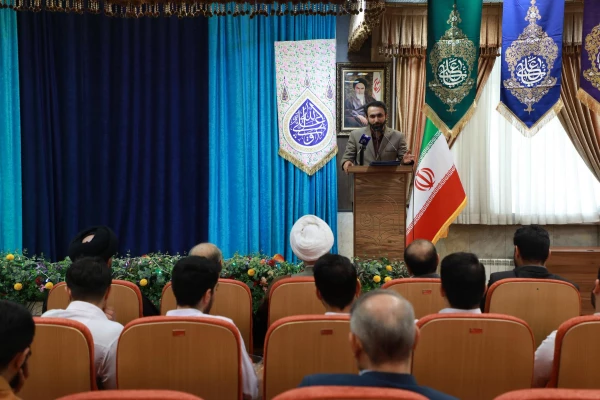 تجلیل از دانشجو معلمان برگزیده سی و پنجمبن دوره مسابقات سراسری حقظ و قرائت قرآن کریم سازمان اوقاف 15