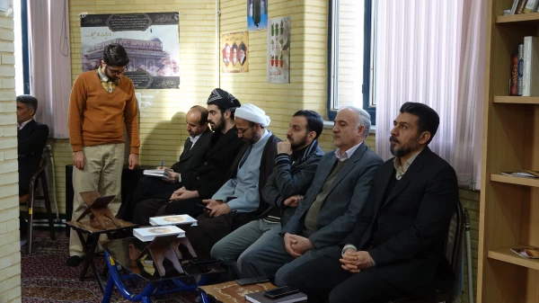 طرح کرسی های تلاوت و سلسله محافل انس با قرآن کریم
 5