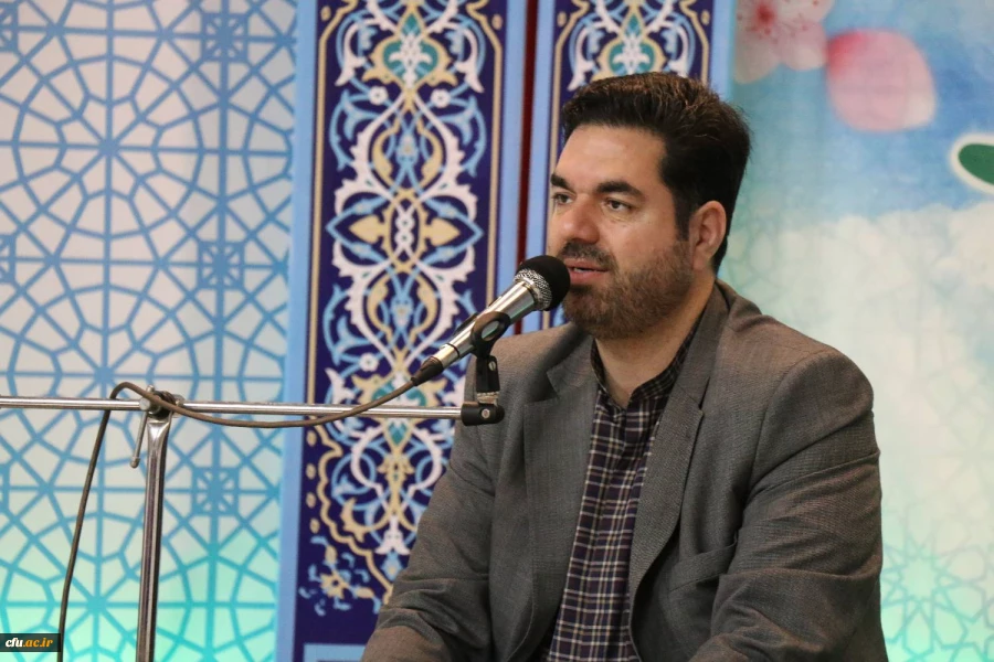 
همزمان با دوره کشوری تربیت مربی درس آموزش قرآن کریم دانشگاه فرهنگیان، محفل انس با قرآن کریم در بوشهر برگزار شد. 13