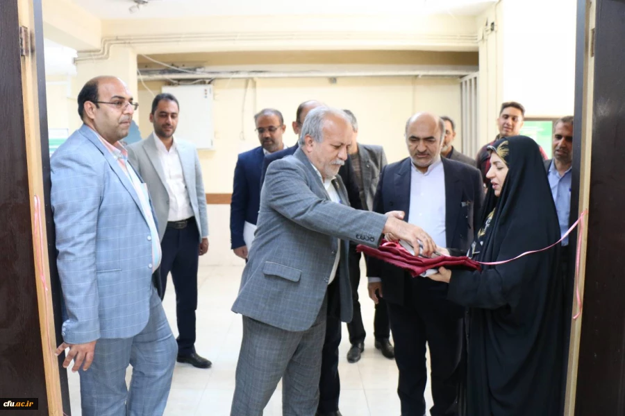 
با حضور معاون مدیرکل فرهنگی دانشگاه فرهنگیان، دارالقرآن پردیس علامه طباطبایی دانشگاه فرهنگیان استان بوشهر افتتاح شد. 6