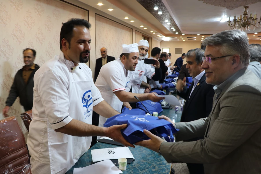 اختتامیه دوره سرآشپزان با حضور دکتر ابراهیمی در اصفهان 9