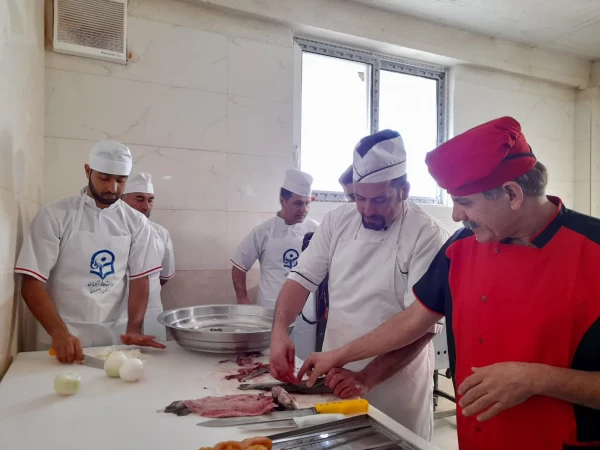 لزوم برنامه ریزی صحیح و آشنایی با روش های جدید طبخ و توزیع غذا 6