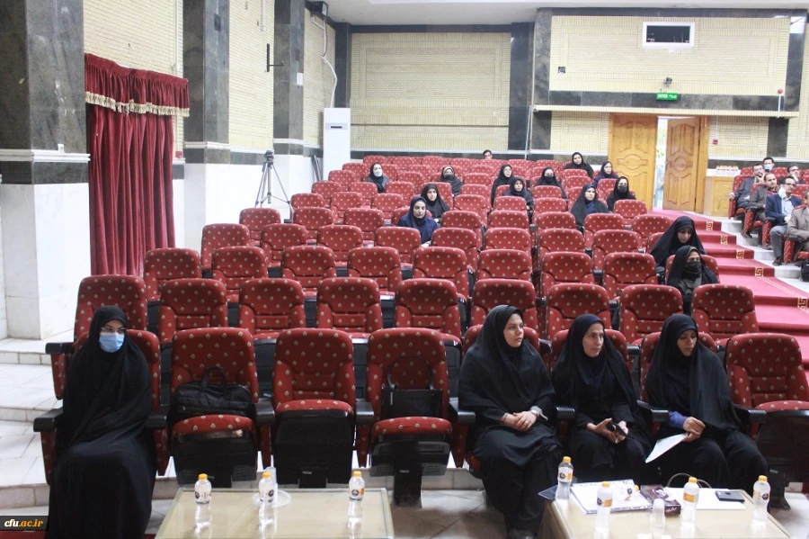 با حضور مسئولان و مدرسان دانشگاه فرهنگیان استان بوشهر، سومین نشست شورای مدرسان سال جاری در سالن همایش پردیس علامه طباطبایی برگزار شد. 3