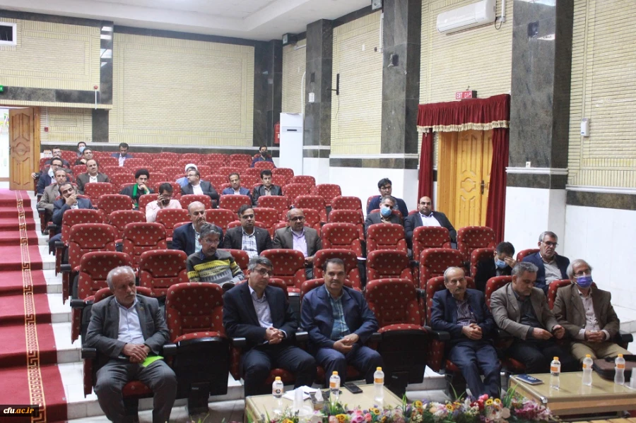 با حضور مسئولان و مدرسان دانشگاه فرهنگیان استان بوشهر، سومین نشست شورای مدرسان سال جاری در سالن همایش پردیس علامه طباطبایی برگزار شد. 4