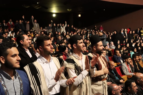 جهانی شدن هویت اقوام از دغدغه های دانشگاه فرهنگیان است. 5