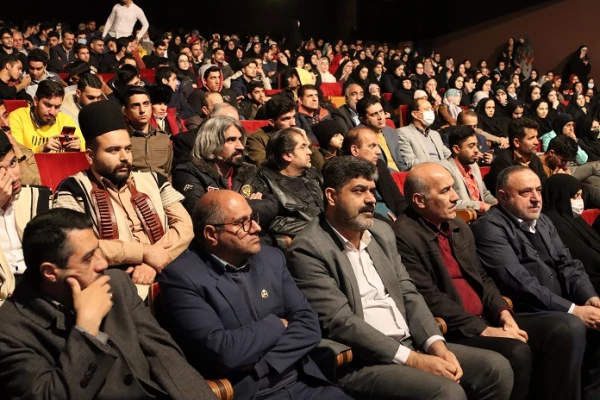 جهانی شدن هویت اقوام از دغدغه های دانشگاه فرهنگیان است. 12