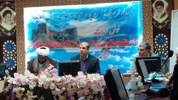 برگزاری کارگاههای تدوین کتب درسی دانشگاهی تربیت مترجم و آشنایی با چگونگی تدوین کرسی های نظریه پردازی نقد و مناظره 4