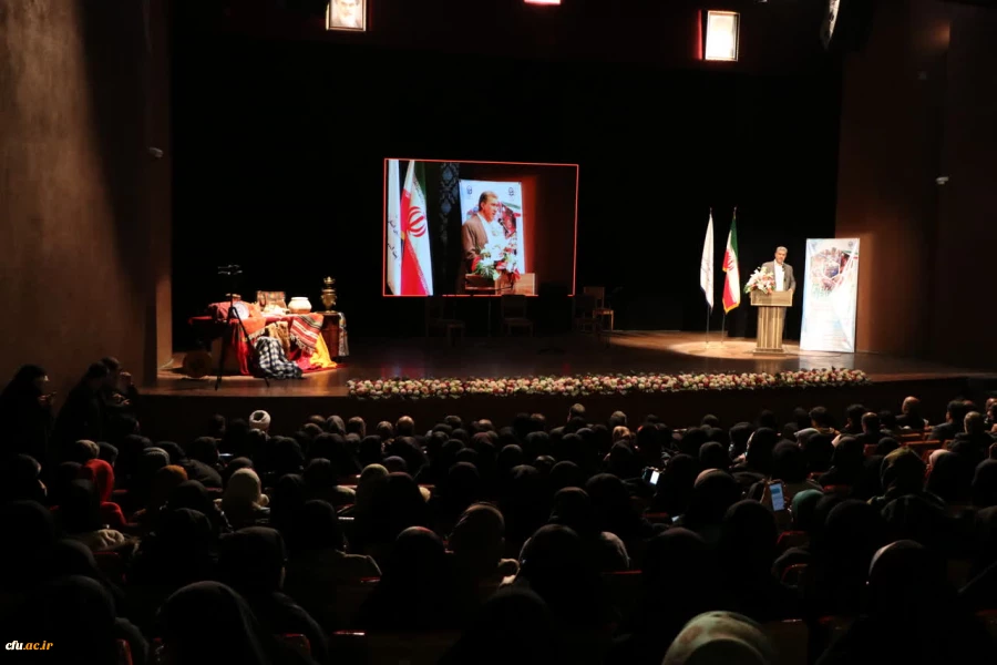 امر تربیت معلم یعنی: حب وطن، نشر فرهنگ ایرانی اسلامی و تضمین رساندن این کشور به صاحب اصلی آن 26