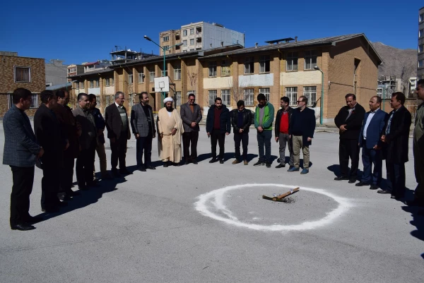 کلنگ سالن ورزشی چند منظوره سرپوشیده پردیس شهید رجایی کرمانشاه به زمین زده شد 3