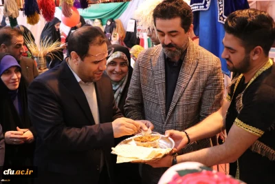 رئیس دانشگاه فرهنگیان در آیین اختتامیه اولین جشنواره اقوام این دانشگاه:

امر تربیت معلم یعنی: حب وطن، نشر فرهنگ ایرانی اسلامی و تضمین رساندن این کشور به صاحب اصلی آن