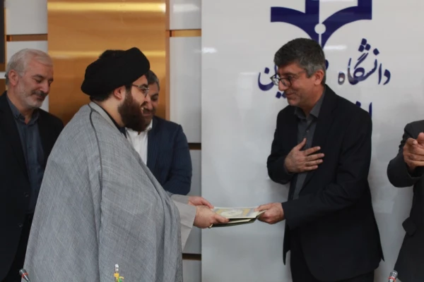 با حضور مشاور رئیس و مدیرکل حراست دانشگاه فرهنگیان؛
رئیس اداره حراست مدیریت استانی دانشگاه فرهنگیان استان بوشهر معارفه شد 13