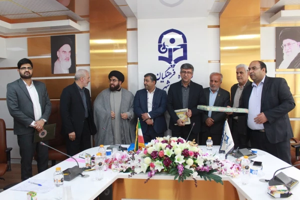 با حضور مشاور رئیس و مدیرکل حراست دانشگاه فرهنگیان؛
رئیس اداره حراست مدیریت استانی دانشگاه فرهنگیان استان بوشهر معارفه شد 14