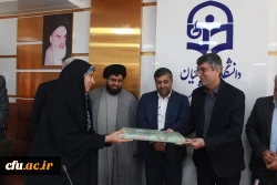 با حضور مشاور رئیس و مدیرکل حراست دانشگاه فرهنگیان؛
رئیس اداره حراست مدیریت استانی دانشگاه فرهنگیان استان بوشهر معارفه شد 15