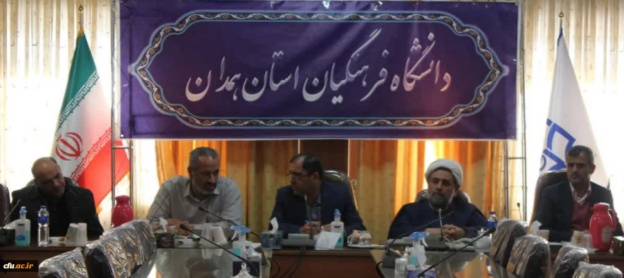 تعداد 270 نفر از دانشجو معلمان پردیس های استان به اردوی راهیان نور اعزام می شوند
 3