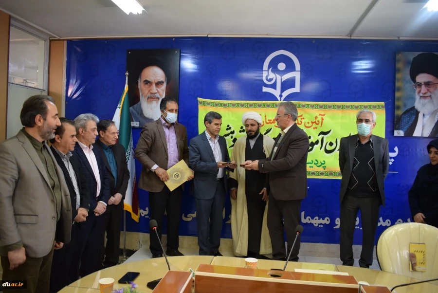 آئین تکریم و معارفه معاون آموزشی پردیس شهید رجایی کرمانشاه برگزار شد. 2