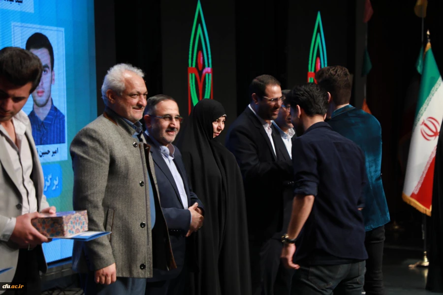 مراسم تجلیل از دانشجو معلمان ممتاز و سرآمدِ دانشگاه فرهنگیان با عنوان " تربیت و معلمان آینده" 17